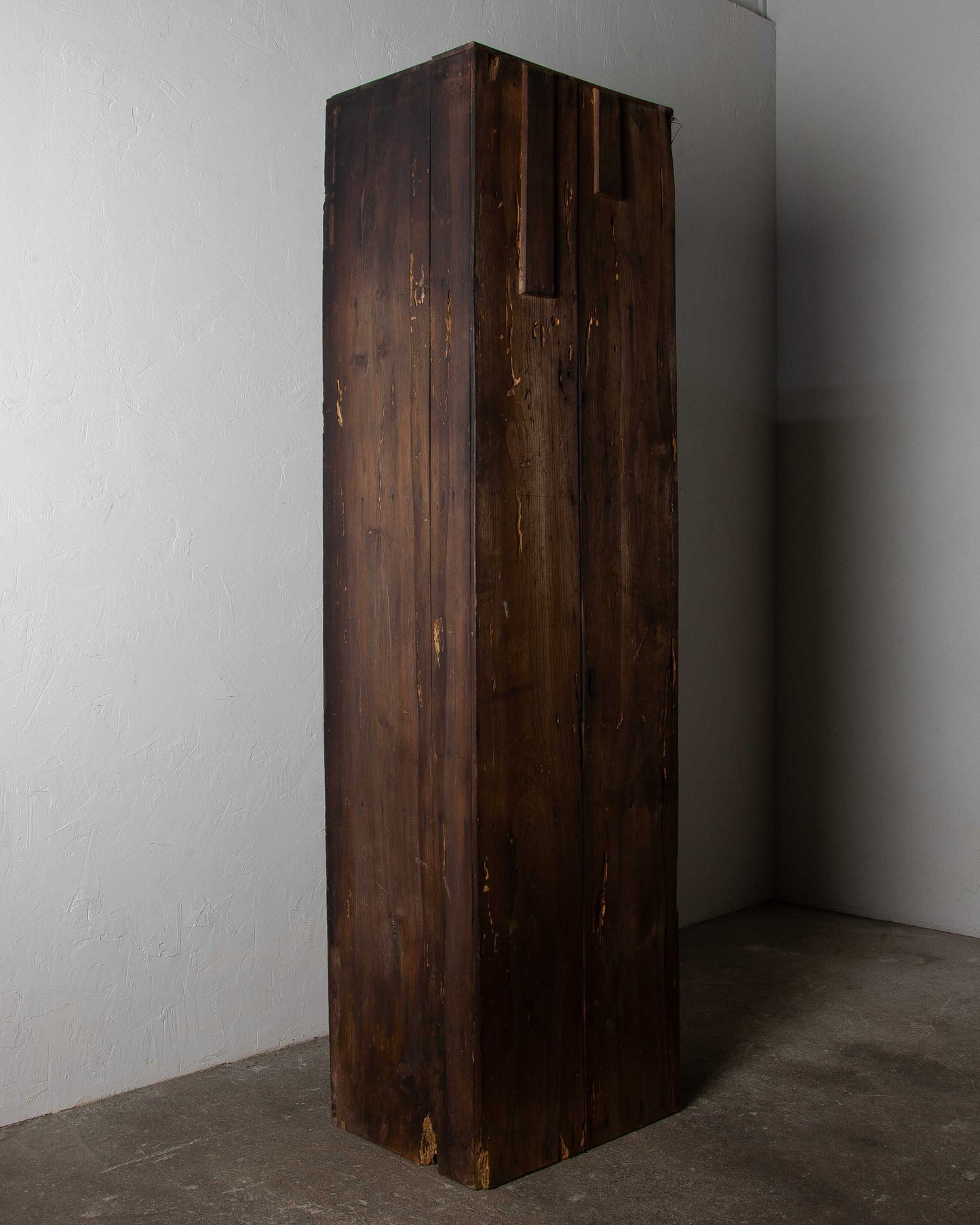 
                  
                    Old Narrow Shelf
                  
                