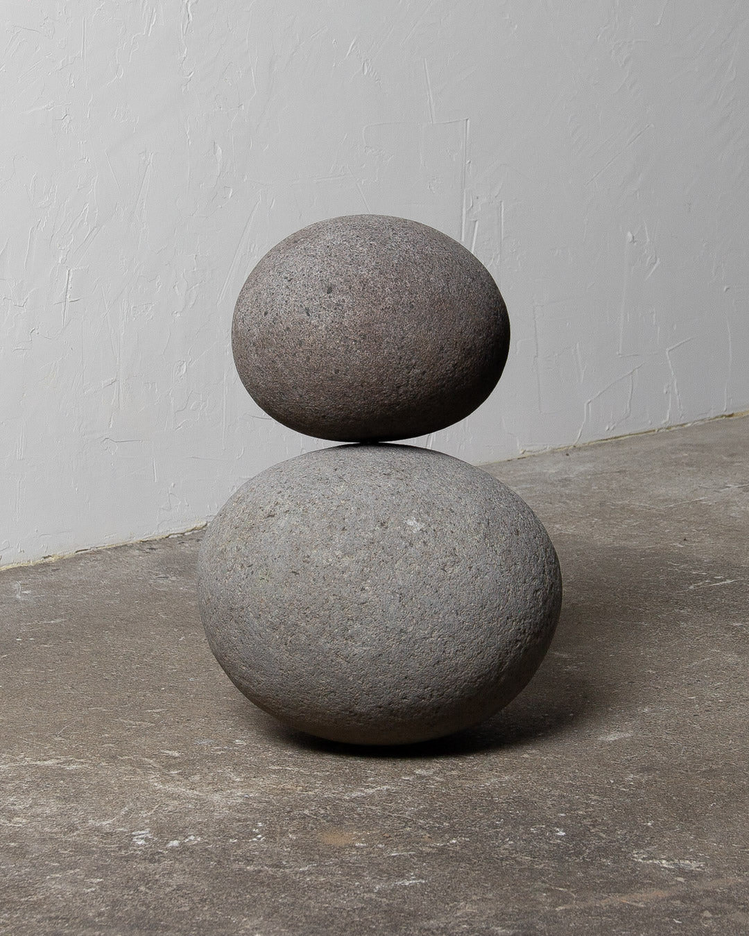 
                  
                    Old Round Stone"Maruishi"②
                  
                