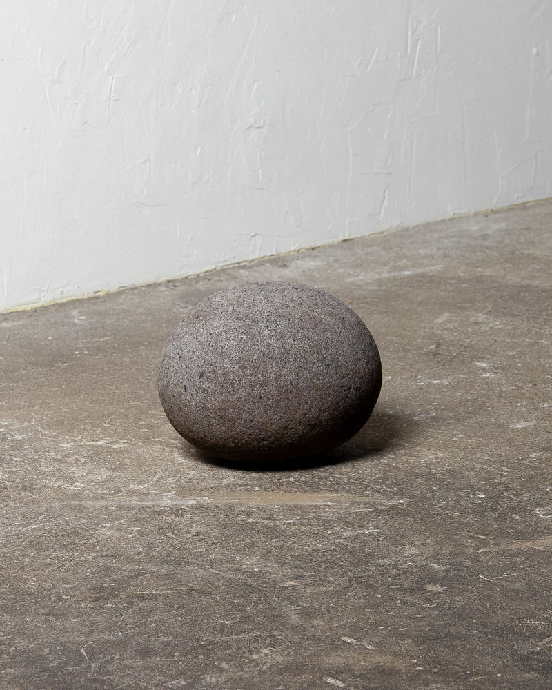 
                  
                    Old Round Stone"Maruishi"②
                  
                